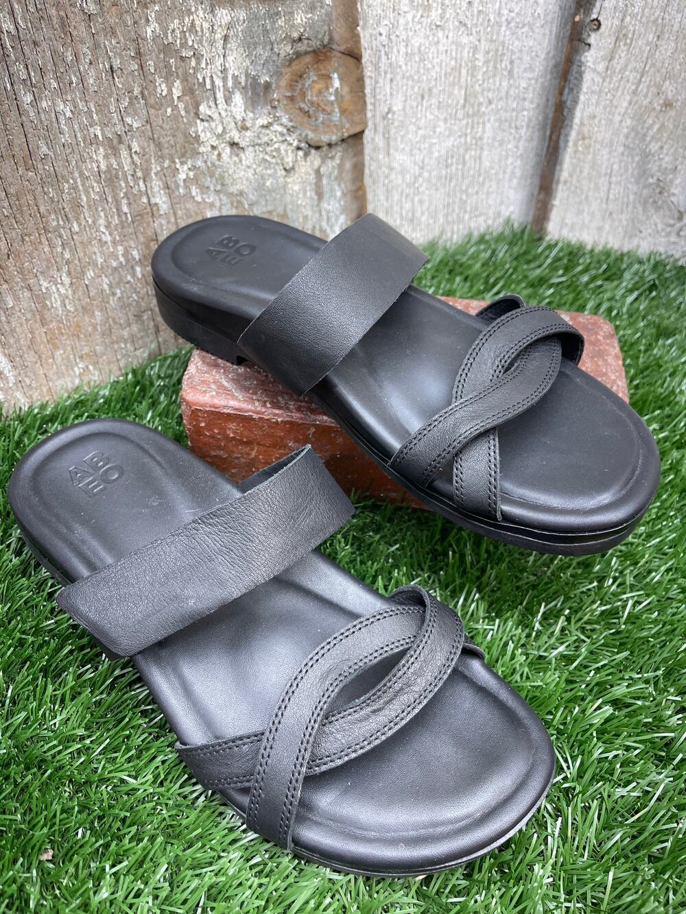 ABEO Kyla Black Leather Slides Women's 7.5